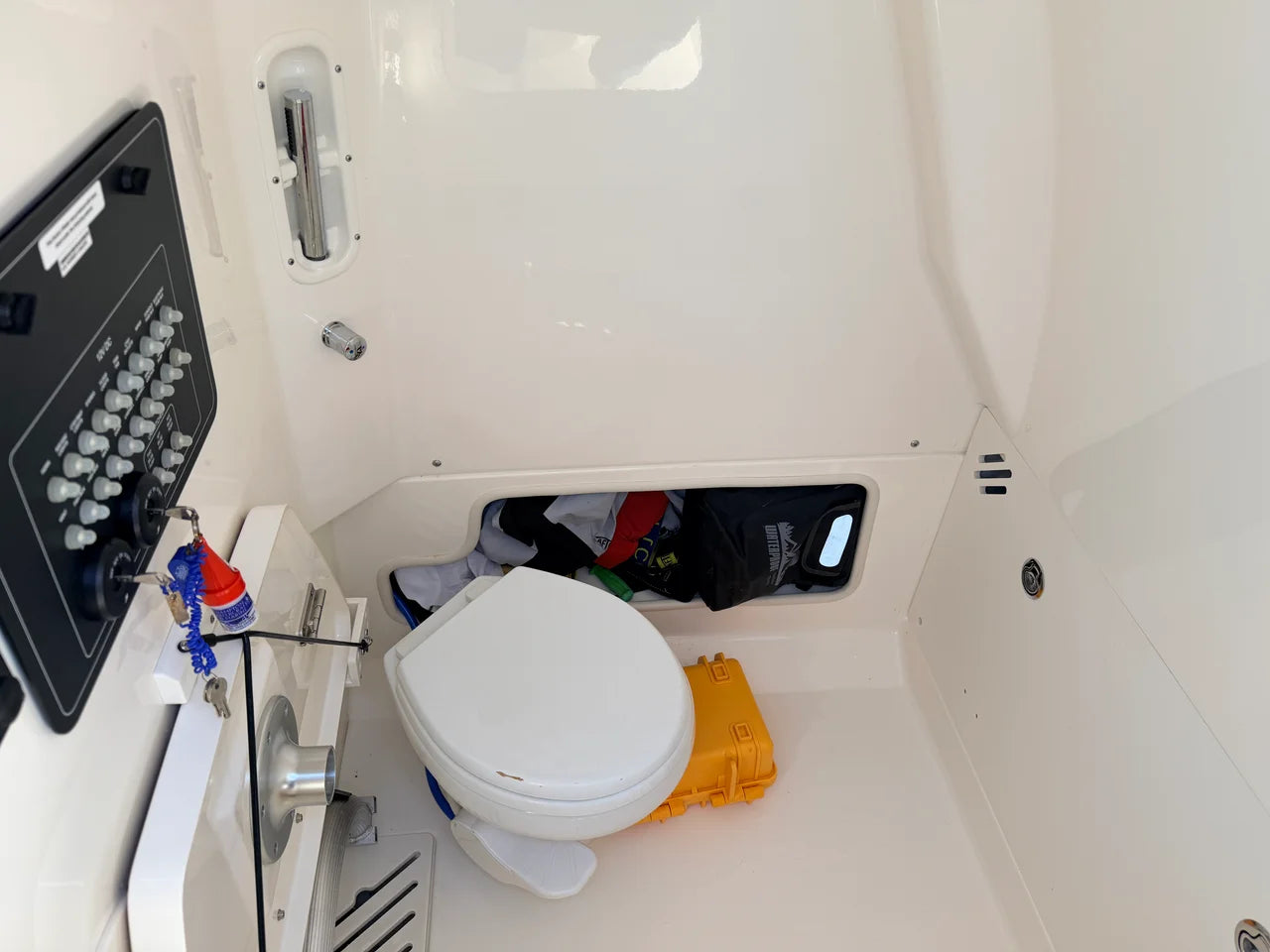 2022 Boston Whaler 250 Outrage 25.0 feet, Oakdale, NY #13