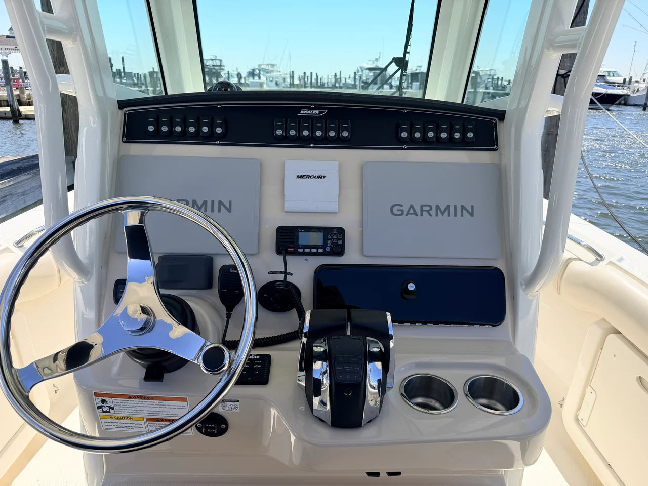 2022 Boston Whaler 250 Outrage 25.0 feet, Oakdale, NY #9