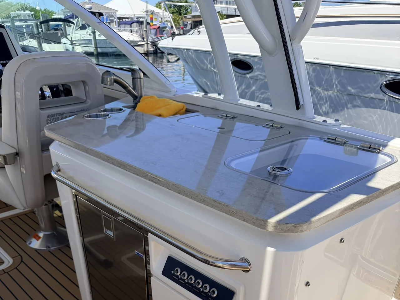 2016 Boston Whaler 320 Vantage 32.083 feet, Oakdale, NY #15