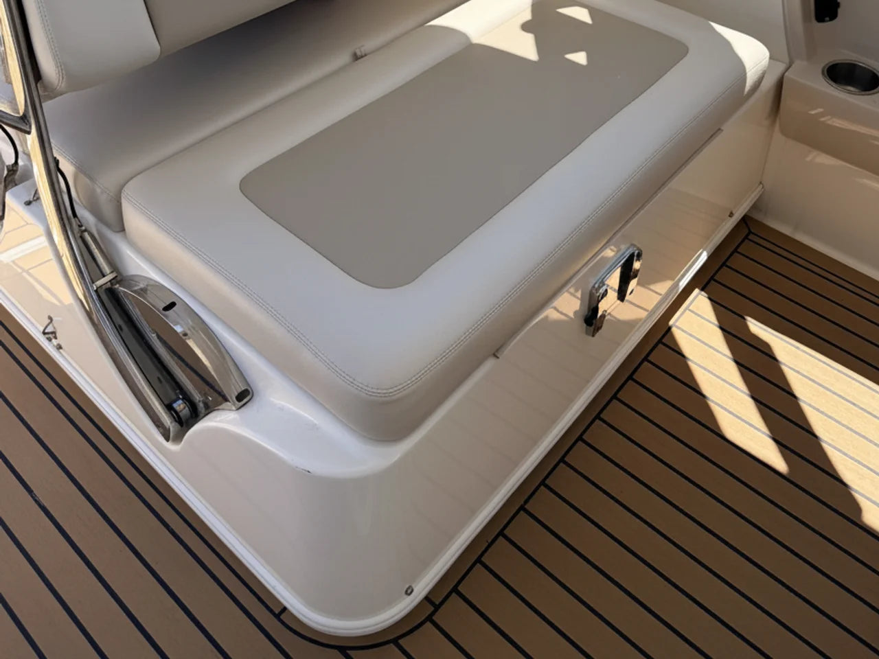 2016 Boston Whaler 320 Vantage 32.083 feet, Oakdale, NY #5