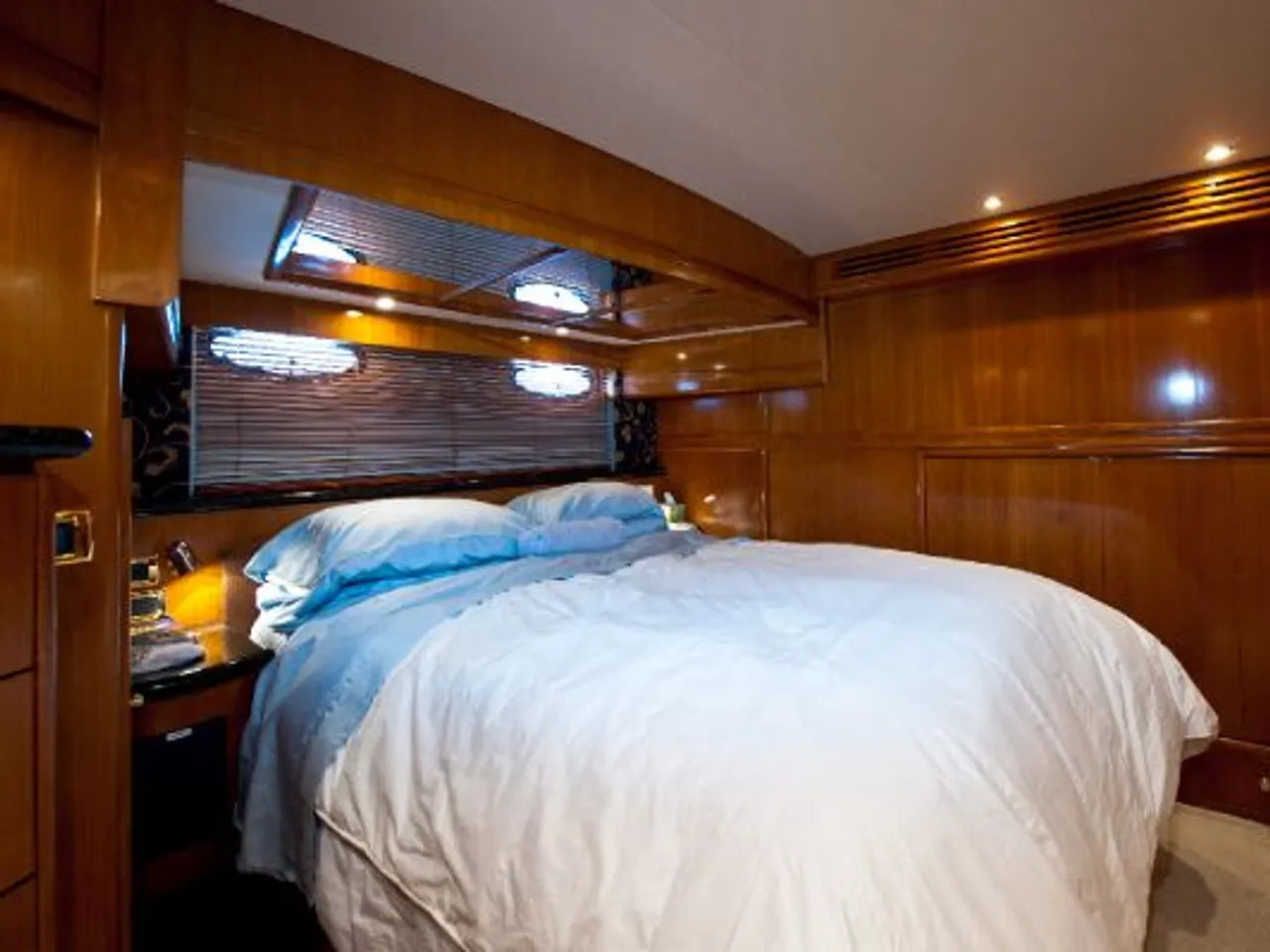 2001 CARVER 530 VOYAGER PILOT HOUSE 53.0 feet, Oakdale, NY #11